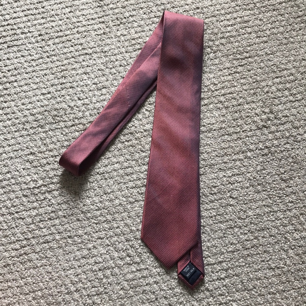 5/$15 Nautica Red and Silver Patterned Men’s Tie